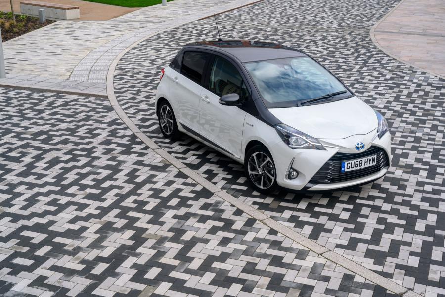  Toyota Yaris Hybrid Y20 2019 года  (UK) (фото 20 из 38)